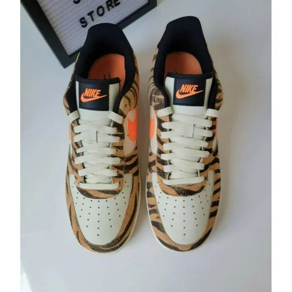 A49 SIZE 10 MEN'S NIKE AIR FORCE 1'07 PRM COCONUT MILK ORANGE DJ6192 100